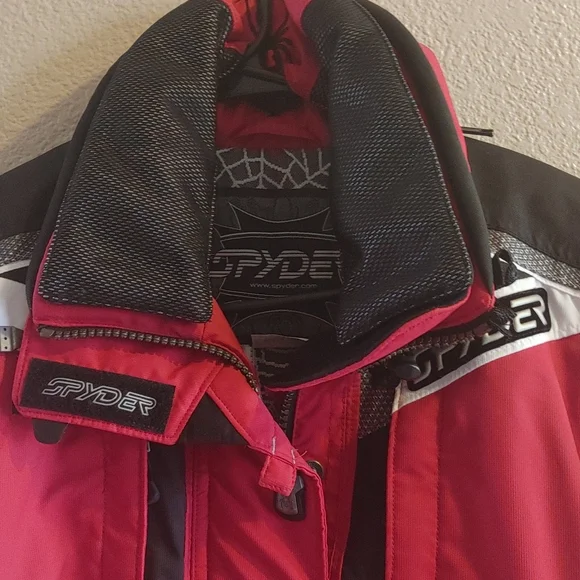 Gorgeous warm spyder jacket♥️ - Picture 4 of 9